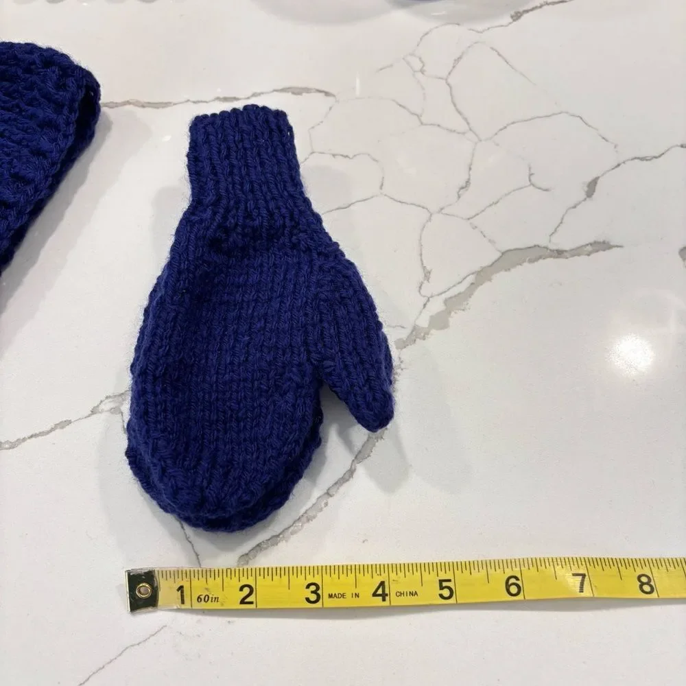 Handmade Knit Hat Mittens Set in Navy Blue Hand made Youth OSFA Stretch Beanie